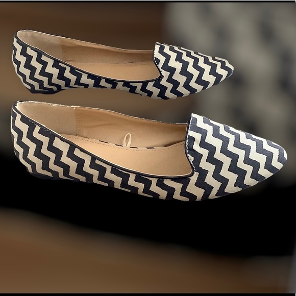 FOREVER 21 | Shoes - Picture 2 of 9